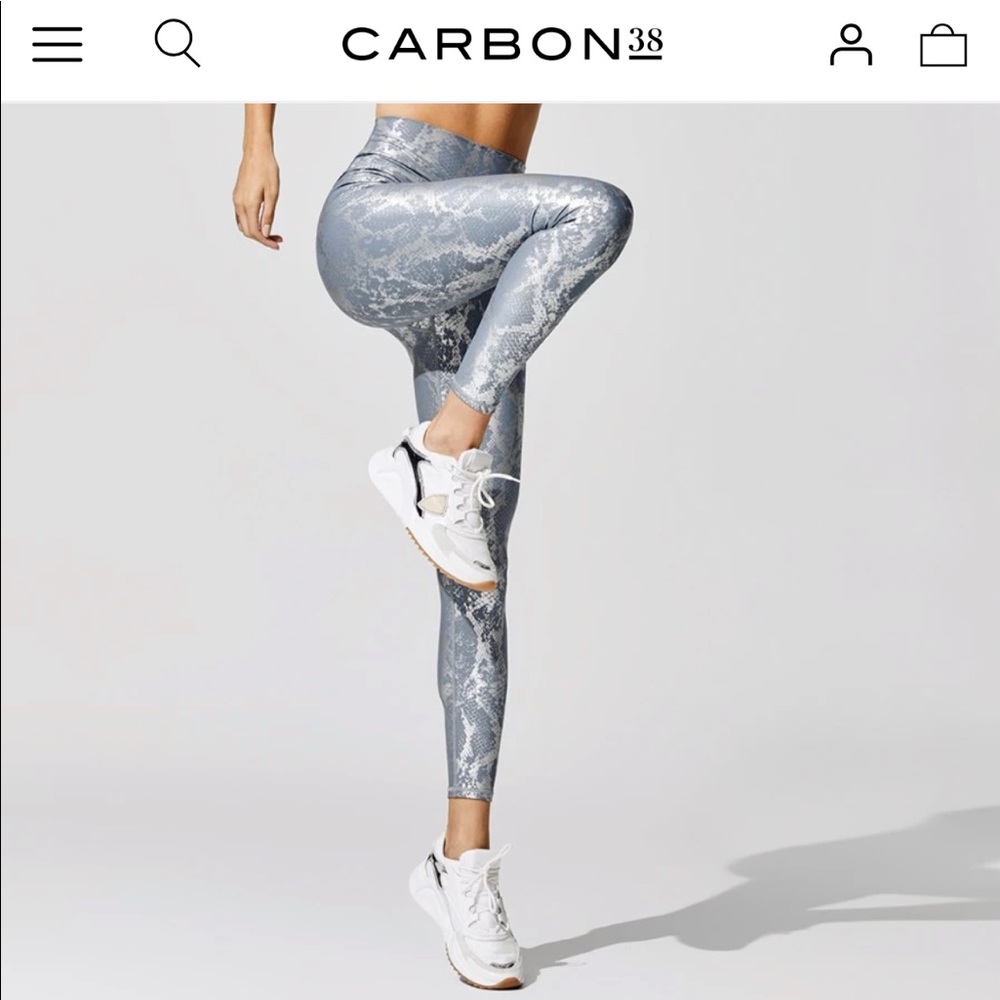 CARBON 38- snake embossed silver athletic legging